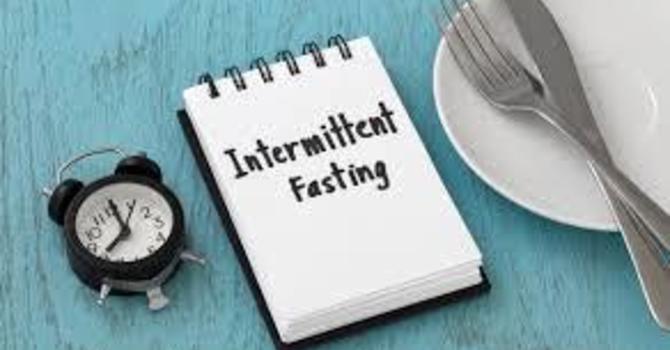 Intermittent Fasting Perimenopause image